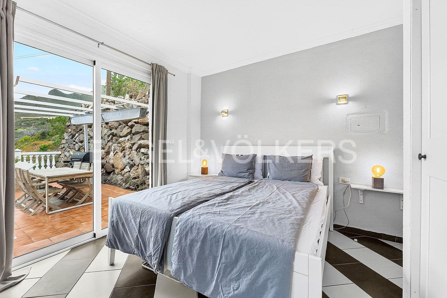 5 soveværelse Villa til salg i Los Gigantes med swimmingpool - € 1.285.000 (Ref: 9667191)