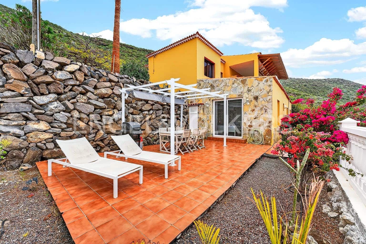 5 soveværelse Villa til salg i Los Gigantes med swimmingpool - € 1.285.000 (Ref: 9667191)