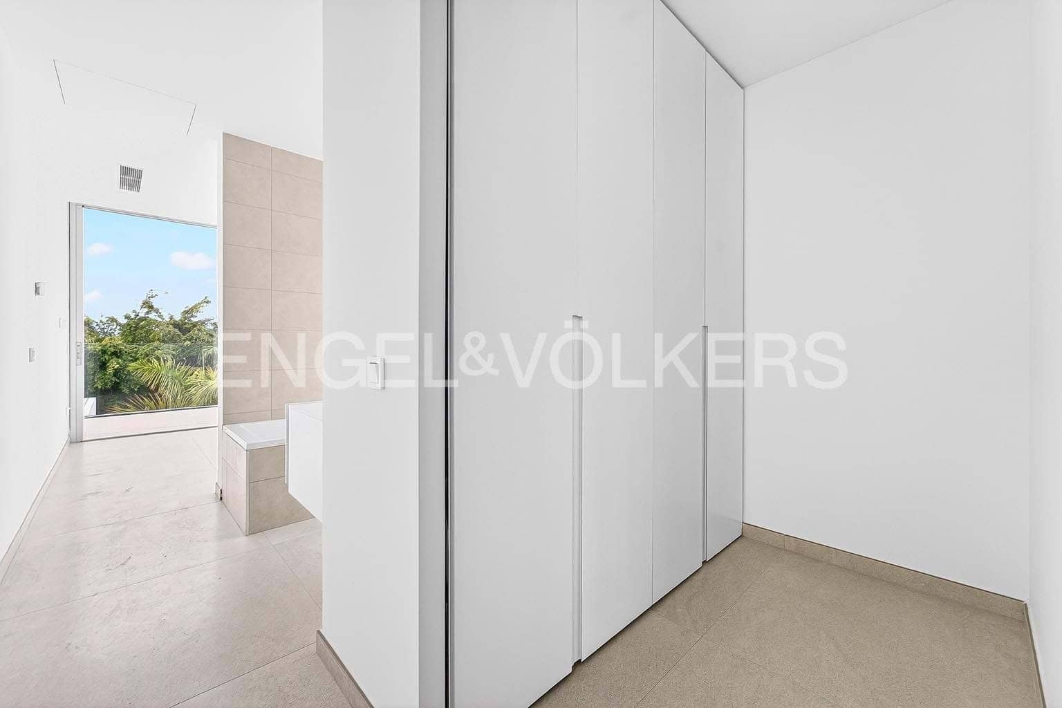 Chalet de 4 habitaciones en Costa Adeje en venta con piscina - 1.980.000 € (Ref: 9699247)