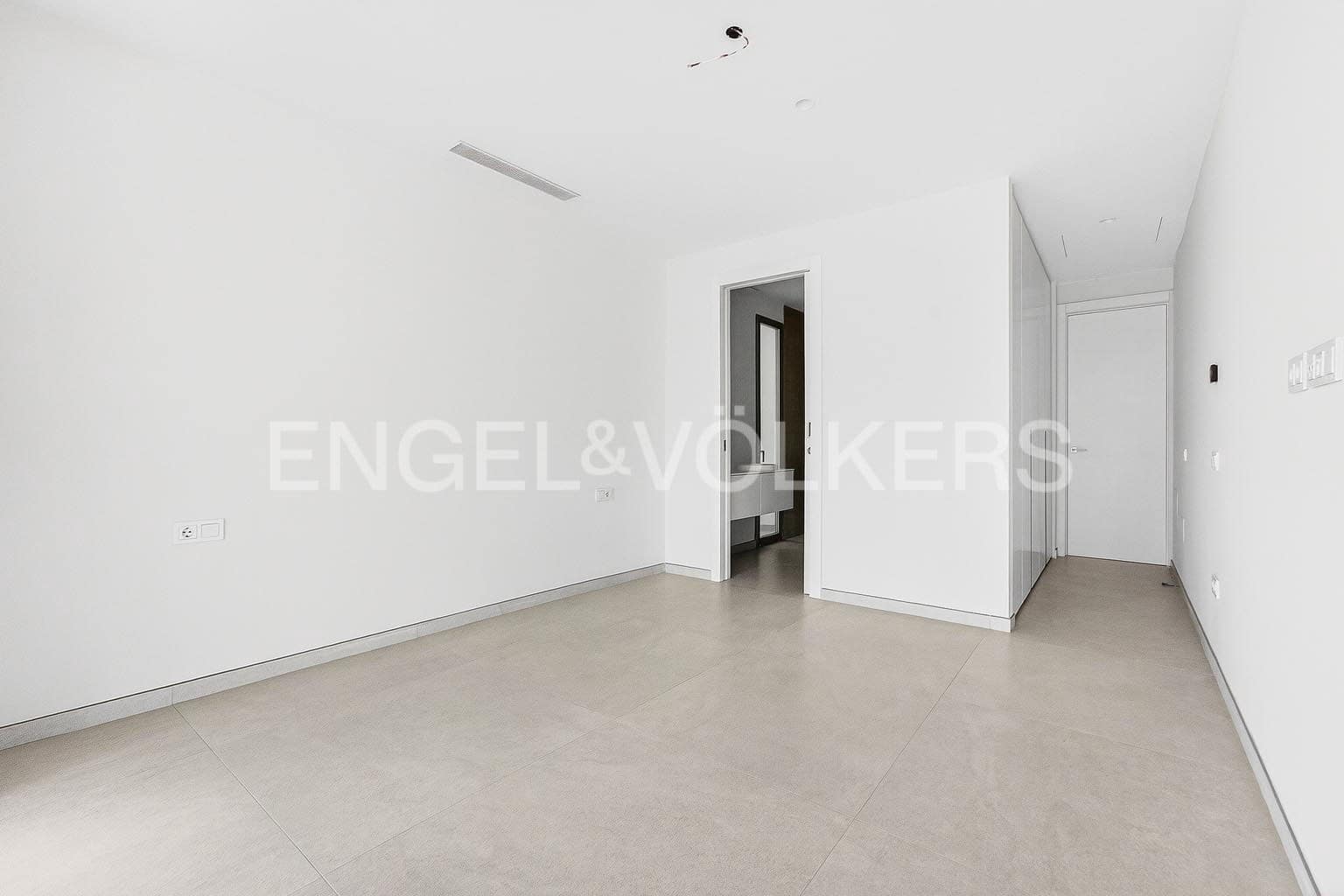 Chalet de 4 habitaciones en Costa Adeje en venta con piscina - 1.980.000 € (Ref: 9699247)