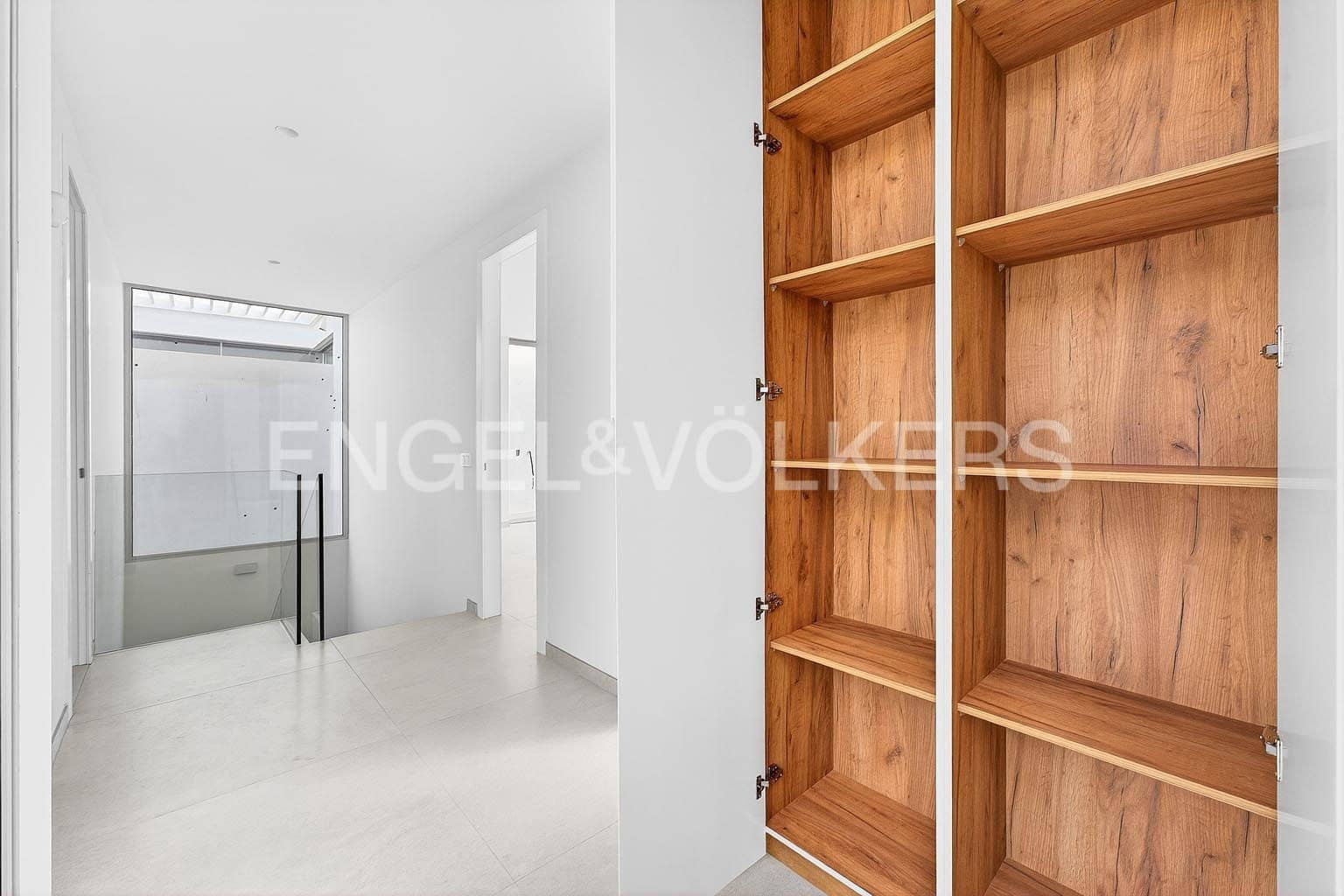 Chalet de 4 habitaciones en Costa Adeje en venta con piscina - 1.980.000 € (Ref: 9699247)