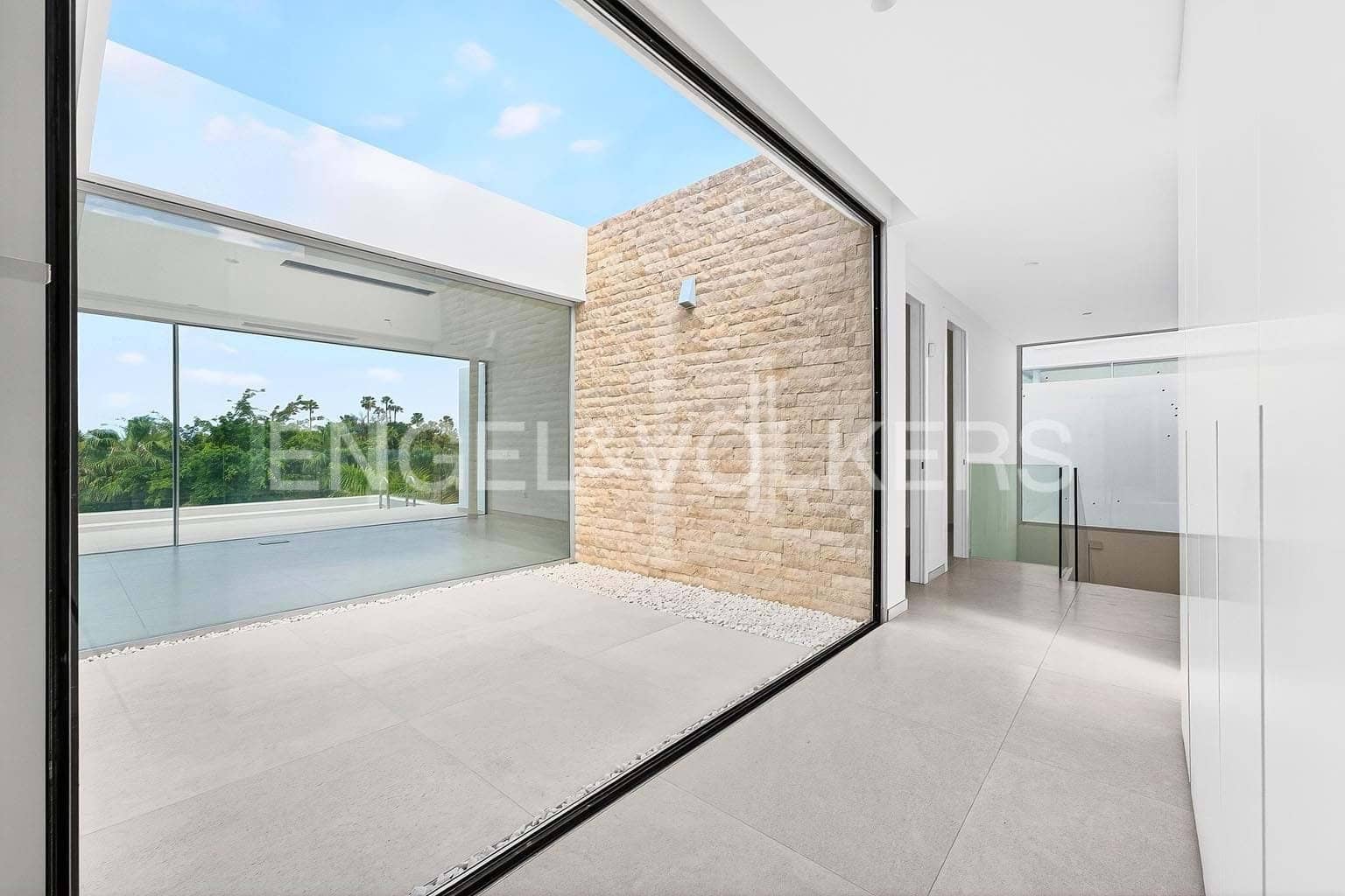 Chalet de 4 habitaciones en Costa Adeje en venta con piscina - 1.980.000 € (Ref: 9699247)