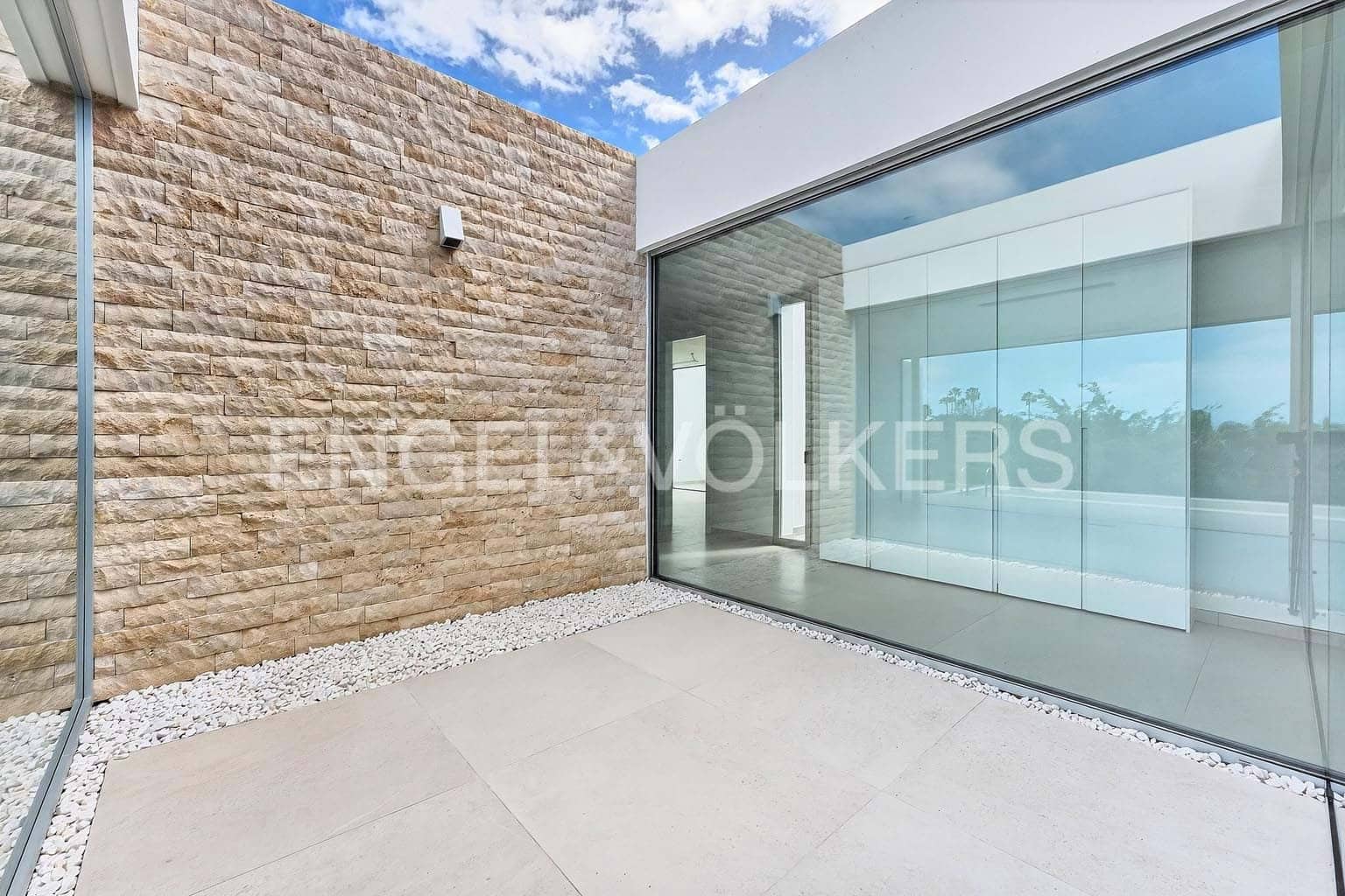 Chalet de 4 habitaciones en Costa Adeje en venta con piscina - 1.980.000 € (Ref: 9699247)