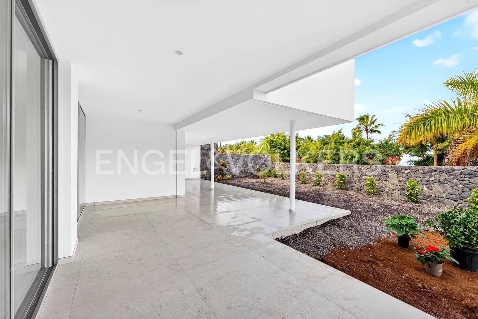 Chalet de 4 habitaciones en Costa Adeje en venta con piscina - 1.980.000 € (Ref: 9699247)