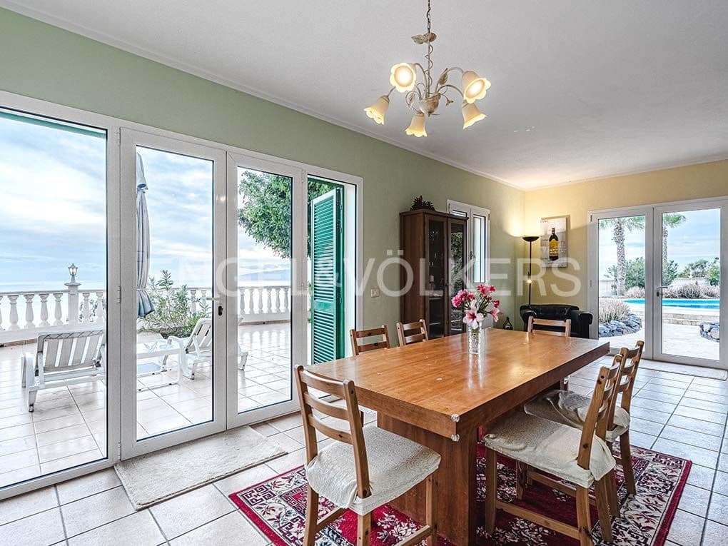 3 bedroom Villa for sale in Guia de Isora with pool garage - € 1,090,000 (Ref: 9699248)