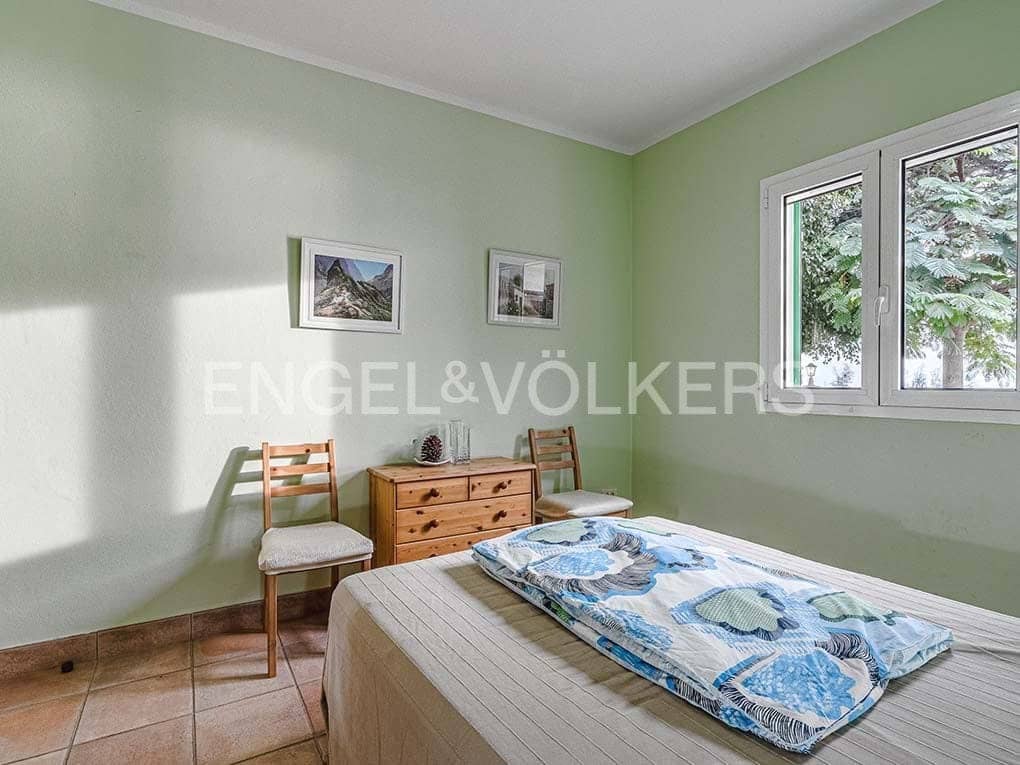 3 bedroom Villa for sale in Guia de Isora with pool garage - € 1,090,000 (Ref: 9699248)