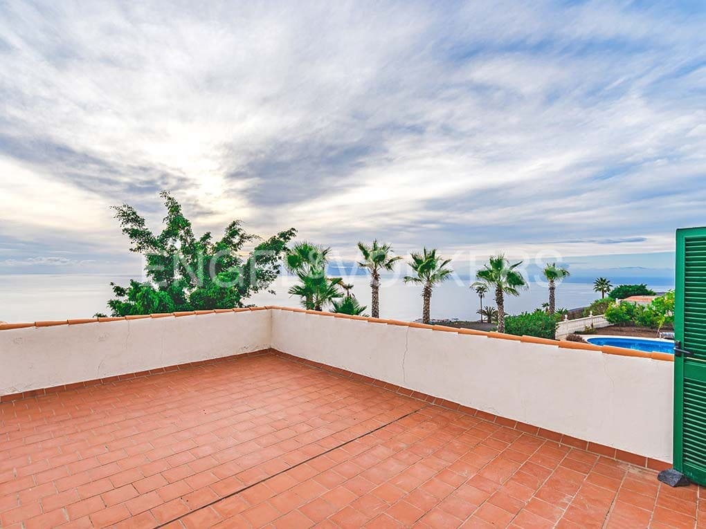 3 bedroom Villa for sale in Guia de Isora with pool garage - € 1,090,000 (Ref: 9699248)