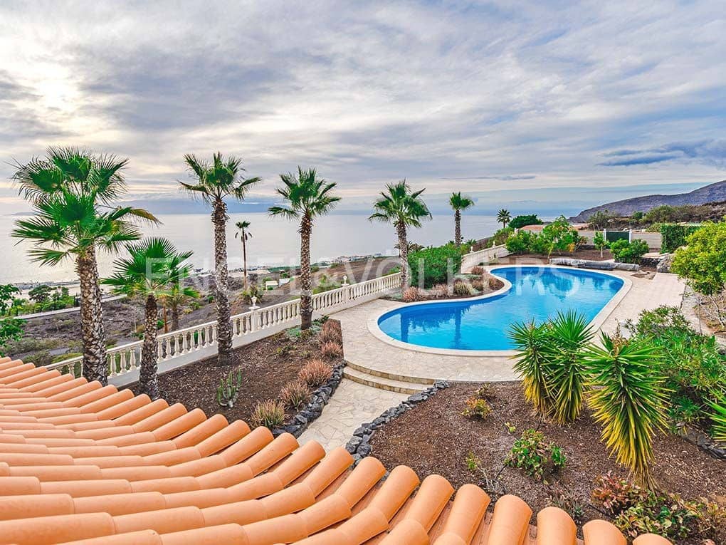 3 bedroom Villa for sale in Guia de Isora with pool garage - € 1,090,000 (Ref: 9699248)