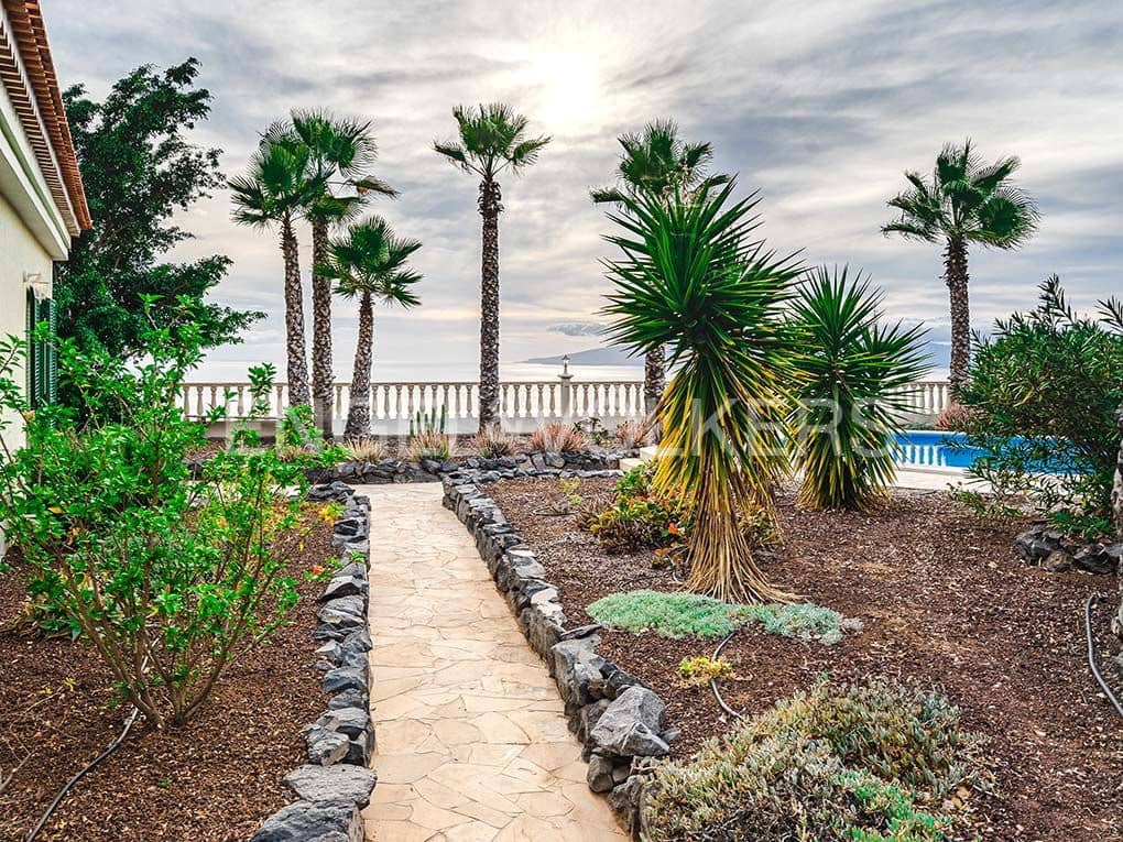 3 bedroom Villa for sale in Guia de Isora with pool garage - € 1,090,000 (Ref: 9699248)