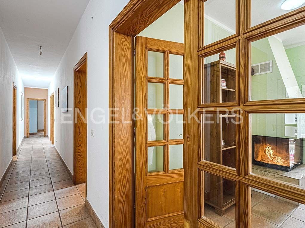 3 bedroom Villa for sale in Guia de Isora with pool garage - € 1,090,000 (Ref: 9699248)