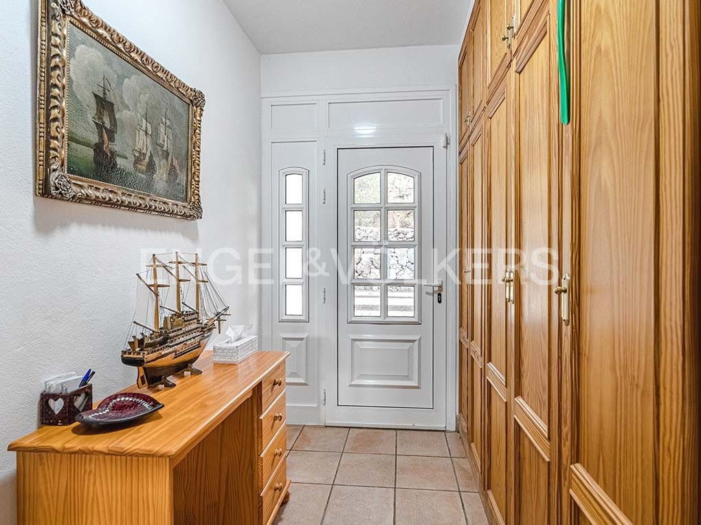 3 bedroom Villa for sale in Guia de Isora with pool garage - € 1,090,000 (Ref: 9699248)