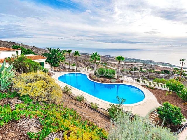 3 chambre Villa/Maison à vendre à Guía de Isora avec piscine garage - 1 090 000 € (Ref: 9699248)