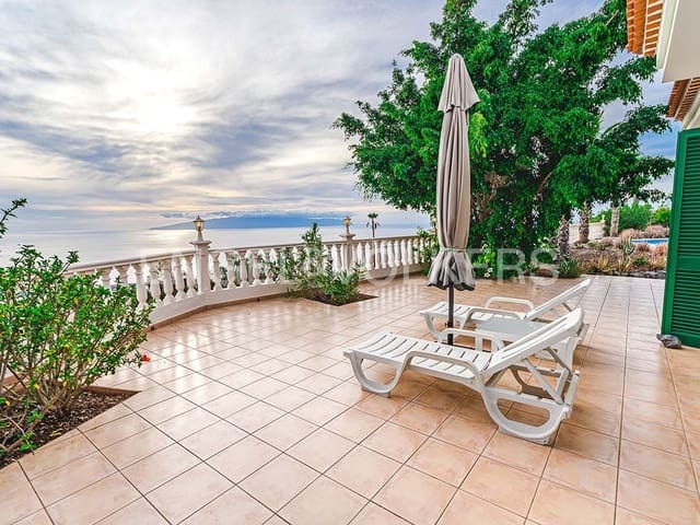 3 chambre Villa/Maison à vendre à Guía de Isora avec piscine garage - 1 090 000 € (Ref: 9699248)