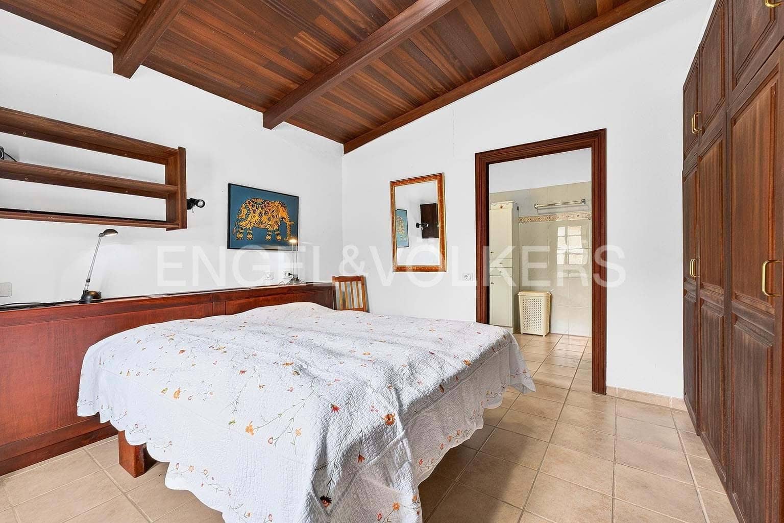 7 makuuhuone Huvila myytävänä paikassa Los Menores mukana uima-altaan 
autotalli - 1 490 000 € (Ref: 9715456)