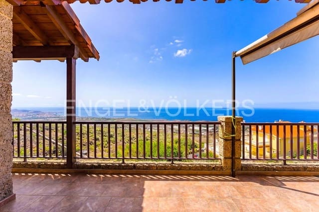 7 makuuhuone Huvila myytävänä paikassa Los Menores, Adeje mukana uima-altaan 
autotalli - 1 490 000 € (Ref: 9715456)