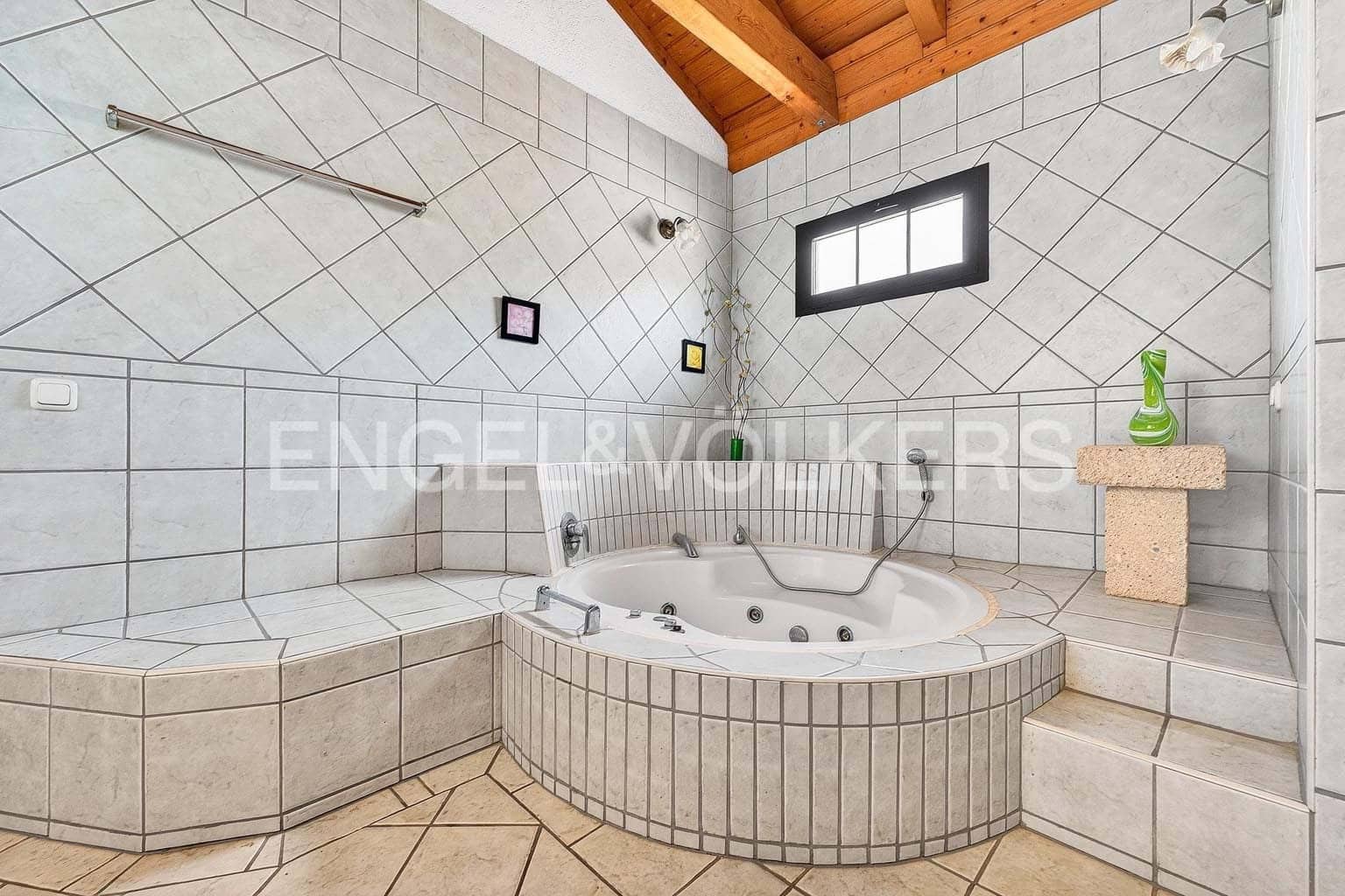 7 makuuhuone Huvila myytävänä paikassa Los Menores mukana uima-altaan 
autotalli - 1 490 000 € (Ref: 9715456)