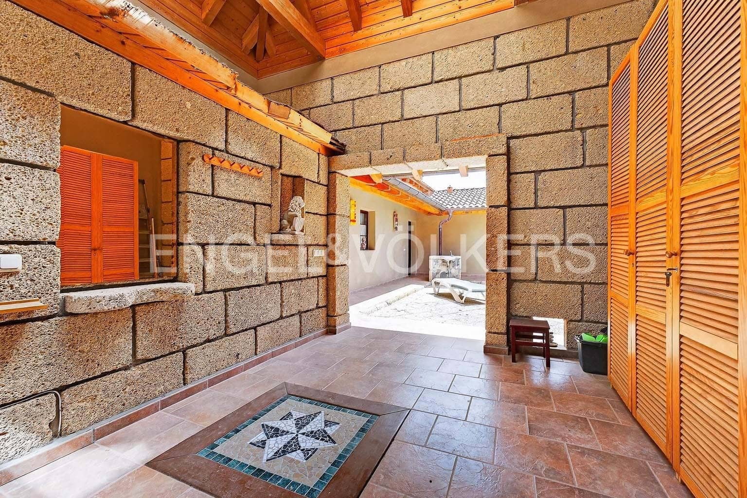 7 makuuhuone Huvila myytävänä paikassa Los Menores mukana uima-altaan 
autotalli - 1 490 000 € (Ref: 9715456)