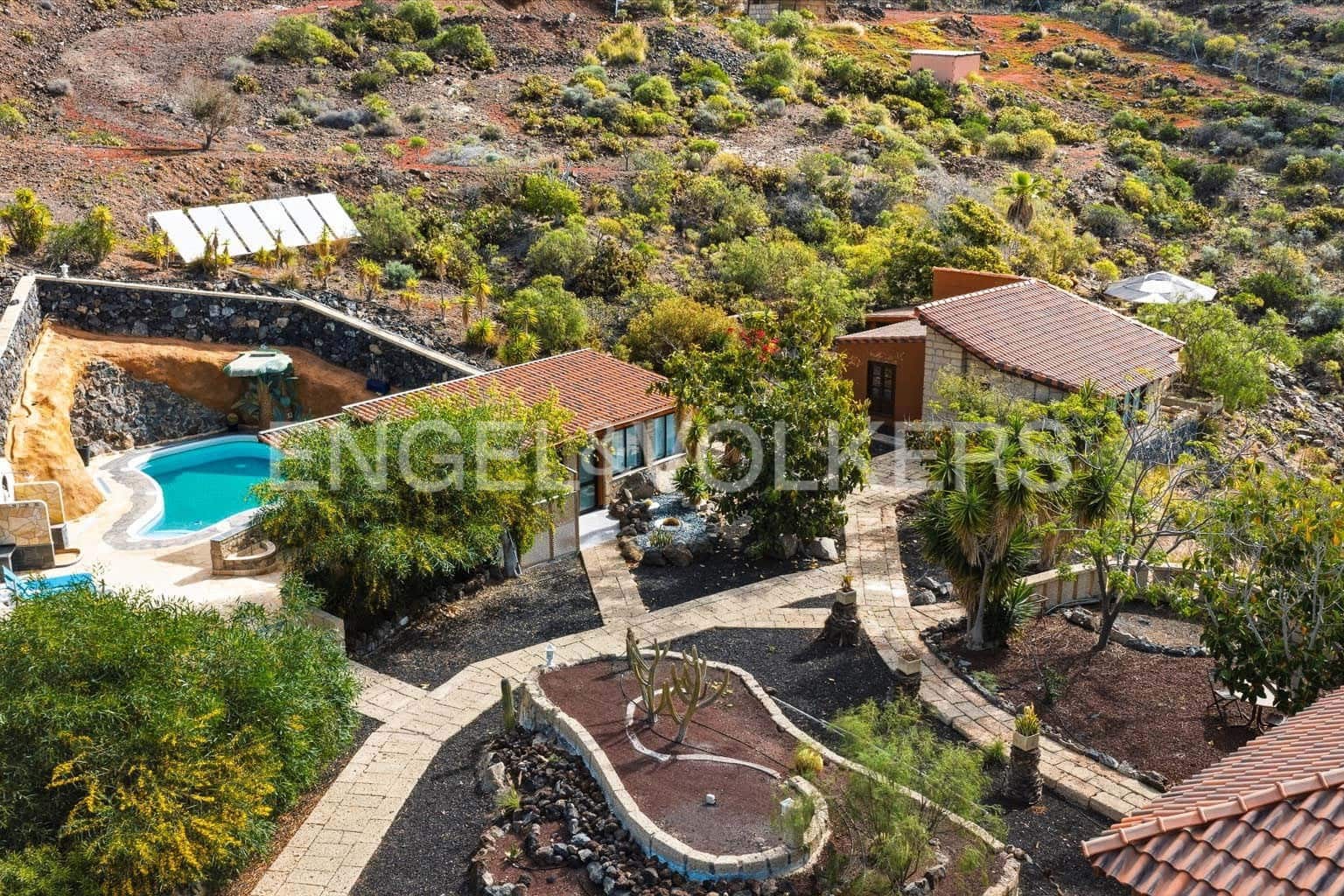 7 makuuhuone Huvila myytävänä paikassa Los Menores mukana uima-altaan 
autotalli - 1 490 000 € (Ref: 9715456)