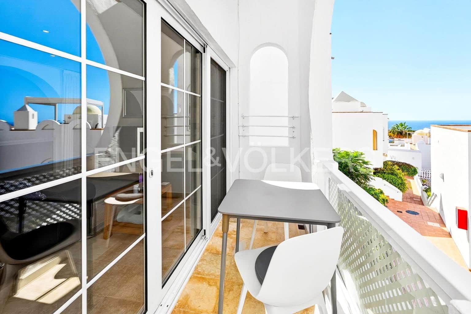 2 bedroom Villa for sale in Callao Salvaje with pool - € 465,000 (Ref: 9736141)