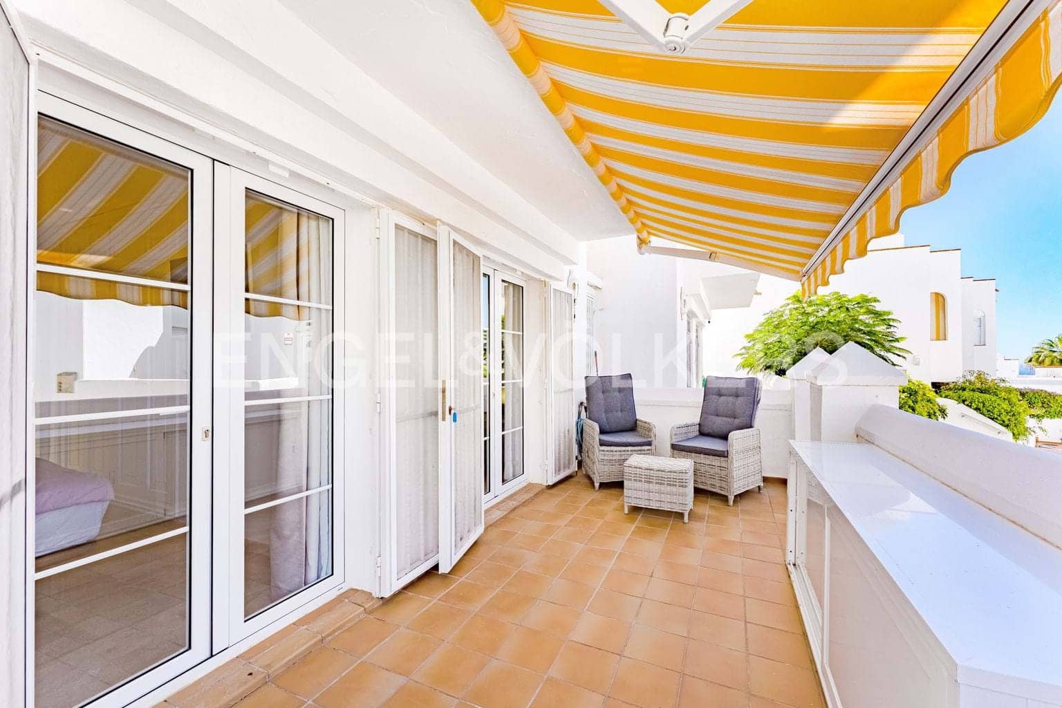 2 bedroom Villa for sale in Callao Salvaje with pool - € 465,000 (Ref: 9736141)