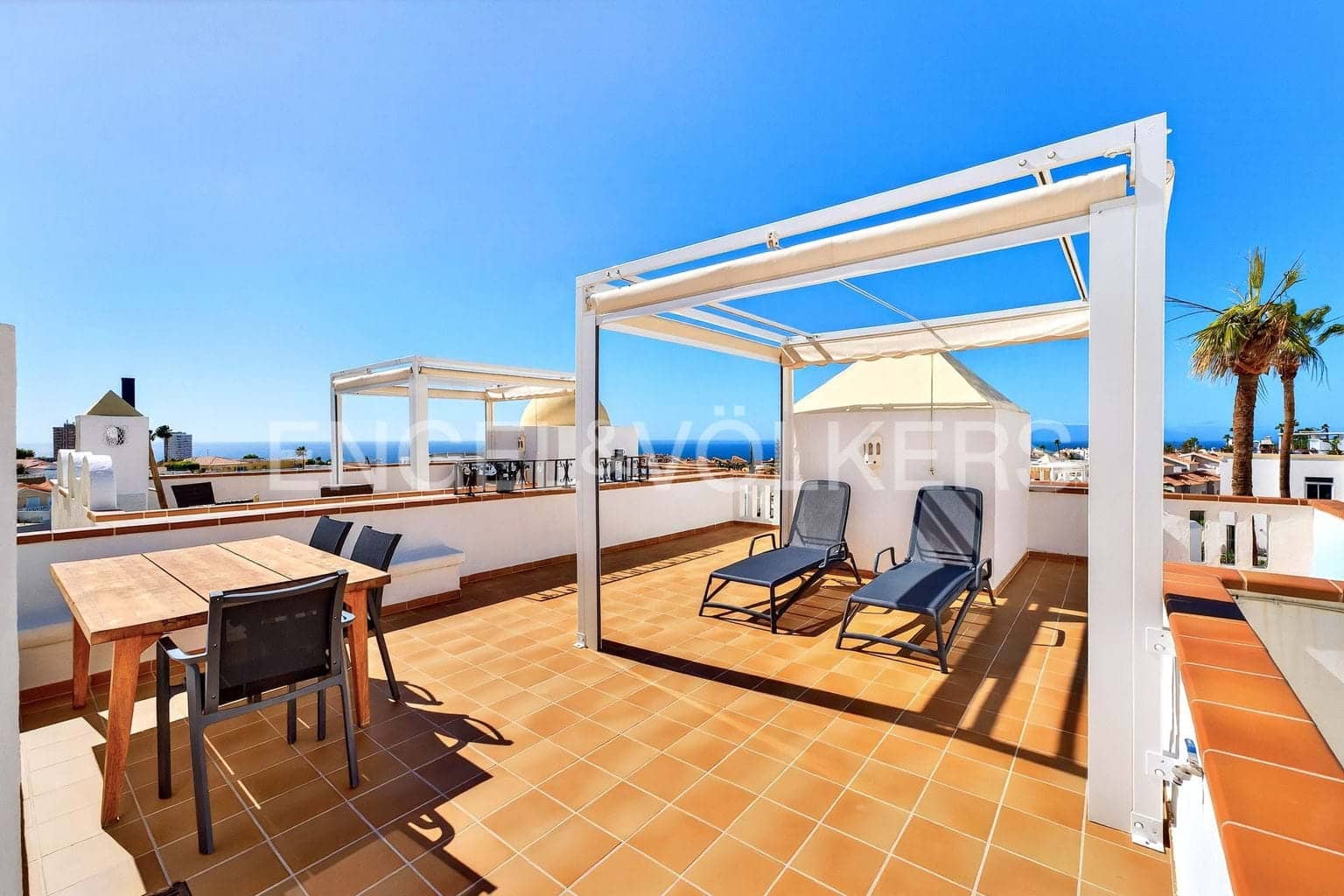 2 bedroom Villa for sale in Callao Salvaje with pool - € 465,000 (Ref: 9736141)