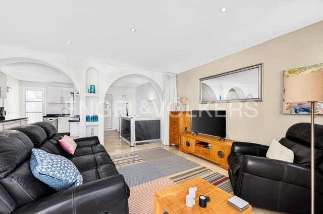 Chalet de 2 habitaciones en Callao Salvaje, Adeje en venta con piscina - 465.000 € (Ref: 9736141)