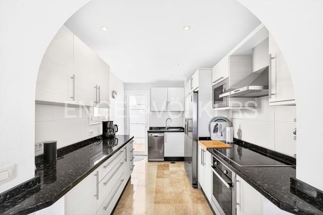 Chalet de 2 habitaciones en Callao Salvaje, Adeje en venta con piscina - 465.000 € (Ref: 9736141)