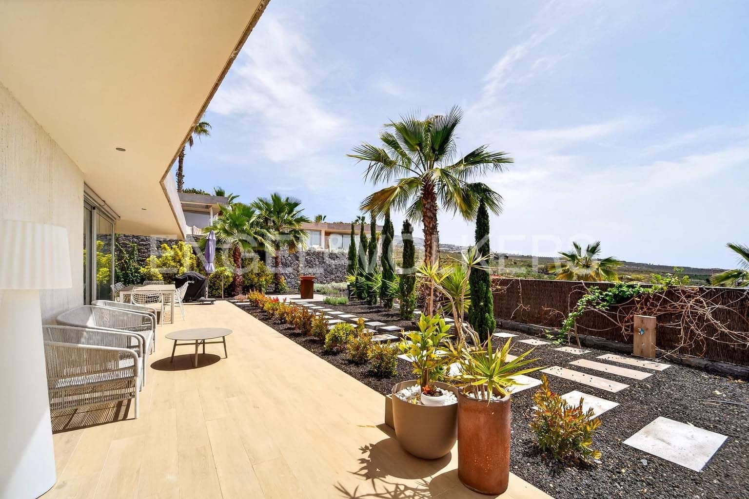 3 soveværelse Villa til salg i Guia de Isora med swimmingpool garage - € 1.850.000 (Ref: 9748400)