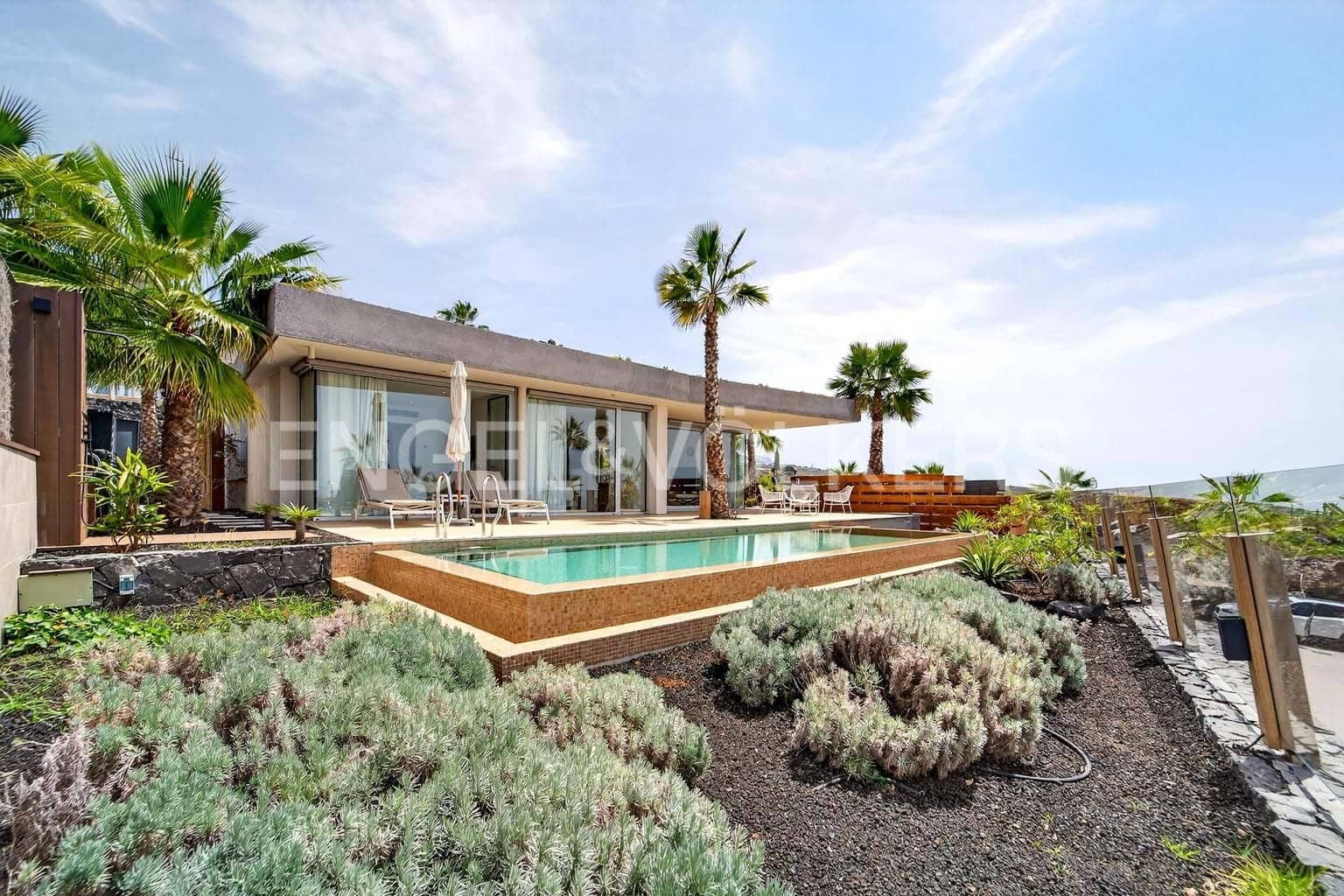 3 soveværelse Villa til salg i Guia de Isora med swimmingpool garage - € 1.850.000 (Ref: 9748400)