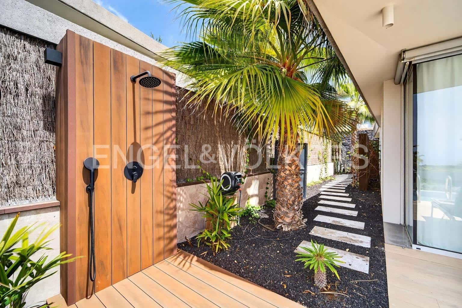 3 soveværelse Villa til salg i Guia de Isora med swimmingpool garage - € 1.850.000 (Ref: 9748400)