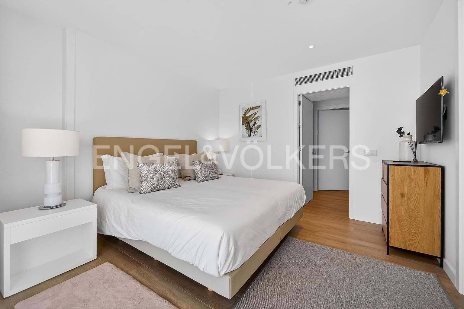 3 soverom Villa til salgs i Alcala med svømmebasseng garasje - € 1 850 000 (Ref: 9748400)