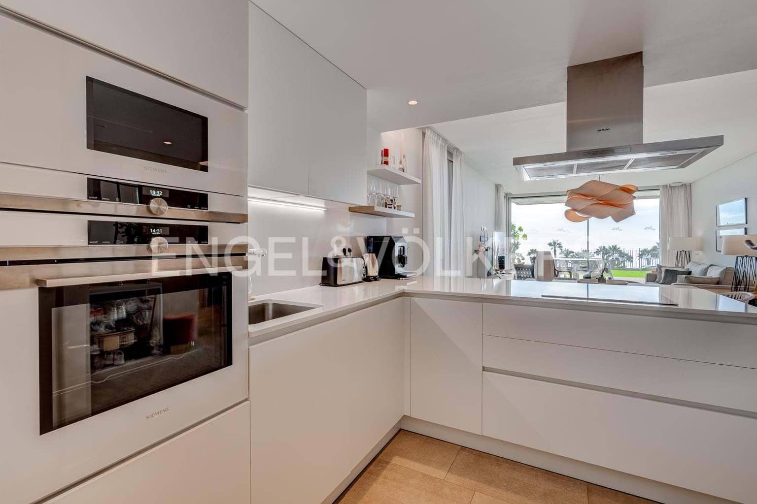 2 Zimmer Apartment zu verkaufen in Playa San Juan mit Pool - 890.000 € (Ref: 9748401)