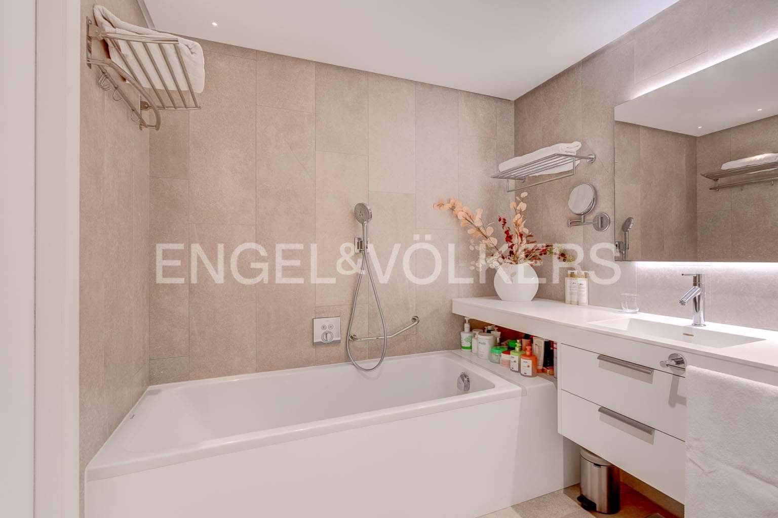 2 Zimmer Apartment zu verkaufen in Playa San Juan mit Pool - 890.000 € (Ref: 9748401)