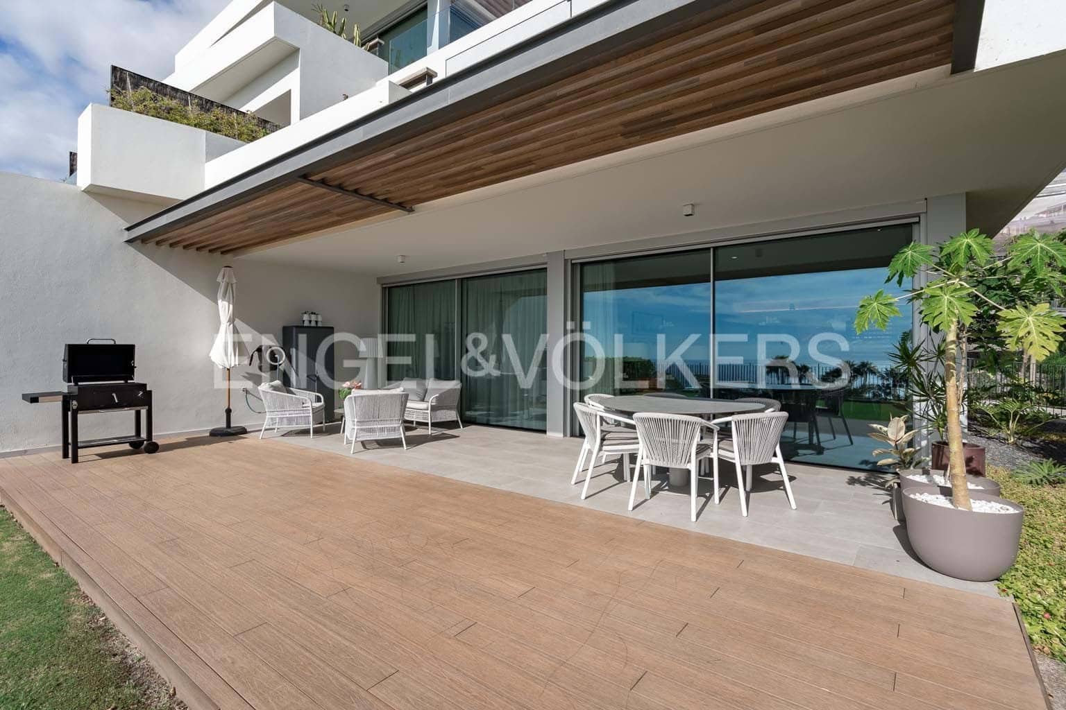 2 Zimmer Apartment zu verkaufen in Playa San Juan mit Pool - 890.000 € (Ref: 9748401)