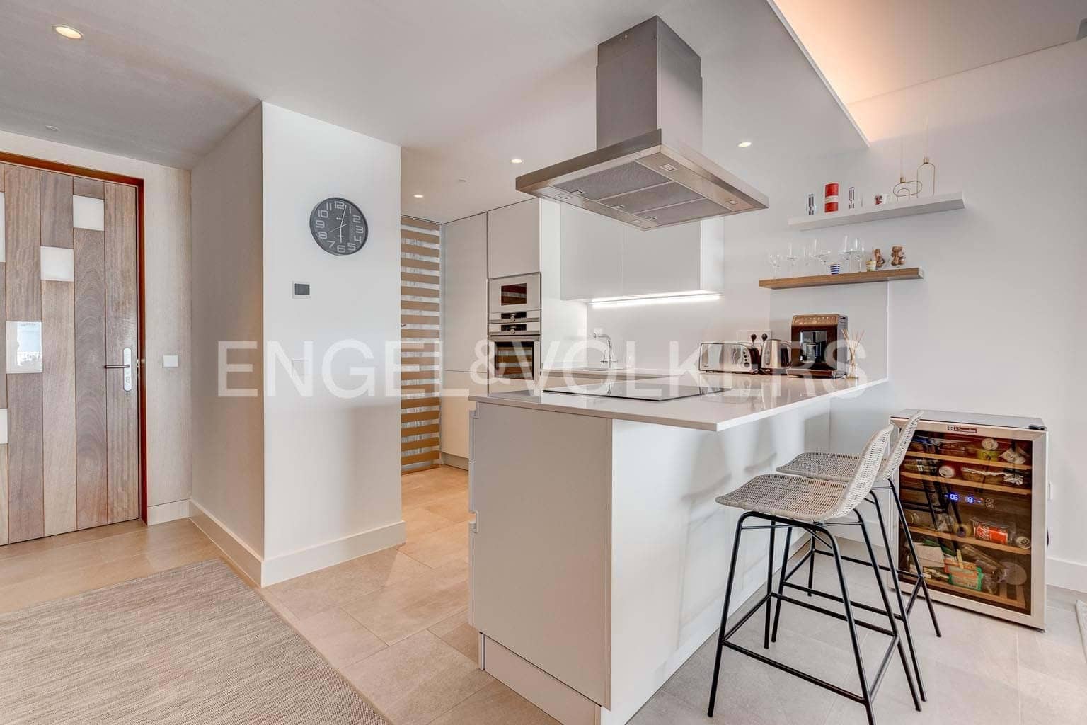 2 Zimmer Apartment zu verkaufen in Playa San Juan mit Pool - 890.000 € (Ref: 9748401)