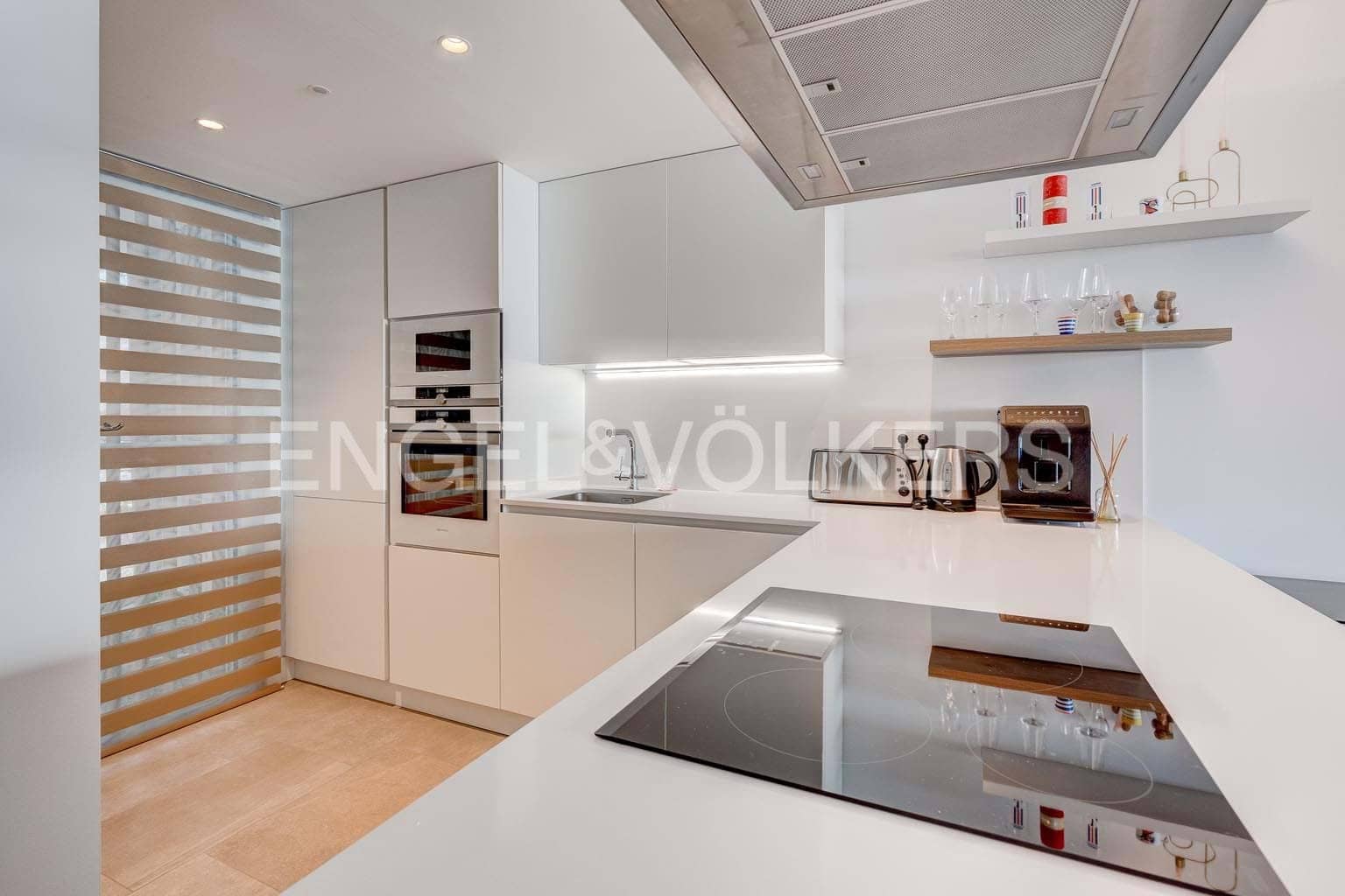 2 Zimmer Apartment zu verkaufen in Playa San Juan mit Pool - 890.000 € (Ref: 9748401)