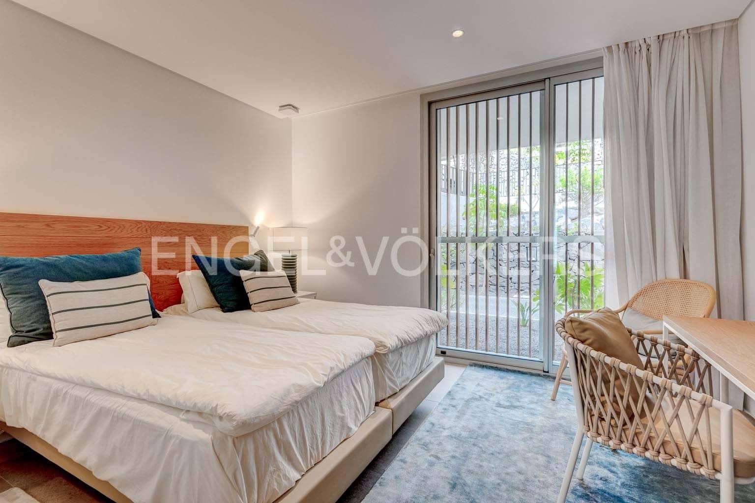 2 Zimmer Apartment zu verkaufen in Playa San Juan mit Pool - 890.000 € (Ref: 9748401)
