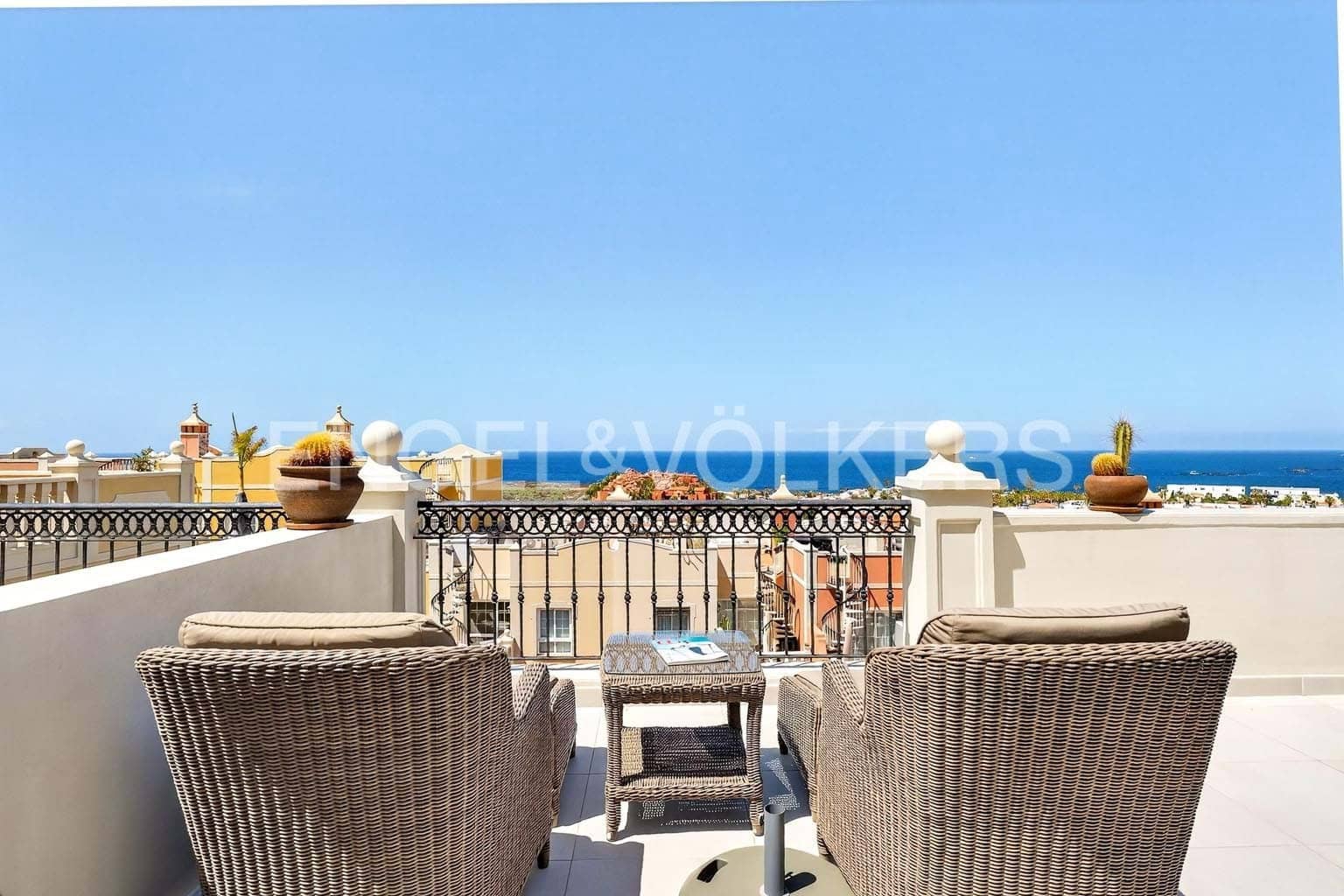 4 slaapkamer Villa te koop in Palm-Mar met zwembad - € 889.000 (Ref: 9760091)