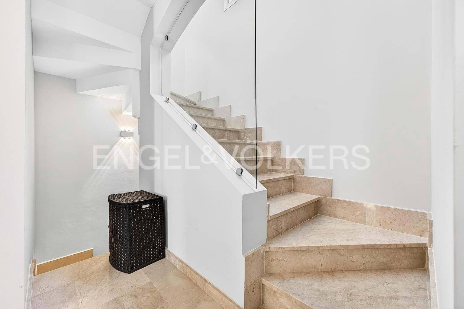 4 slaapkamer Villa te koop in Palm-Mar met zwembad - € 889.000 (Ref: 9760091)