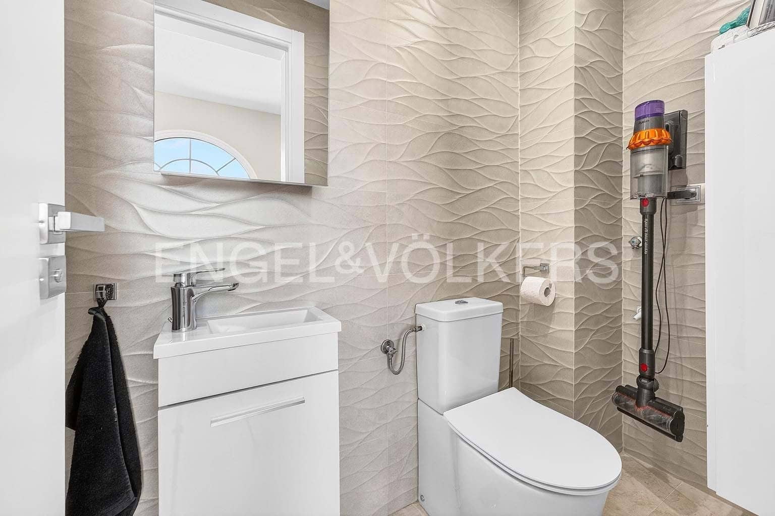 4 slaapkamer Villa te koop in Palm-Mar met zwembad - € 889.000 (Ref: 9760091)