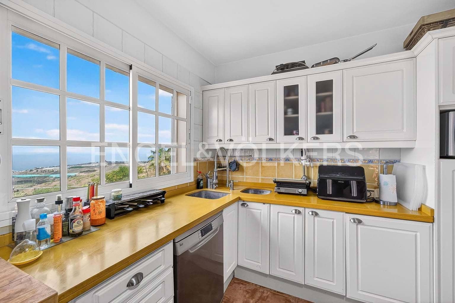 6 bedroom Villa for sale in Chayofa - € 998,000 (Ref: 9769947)