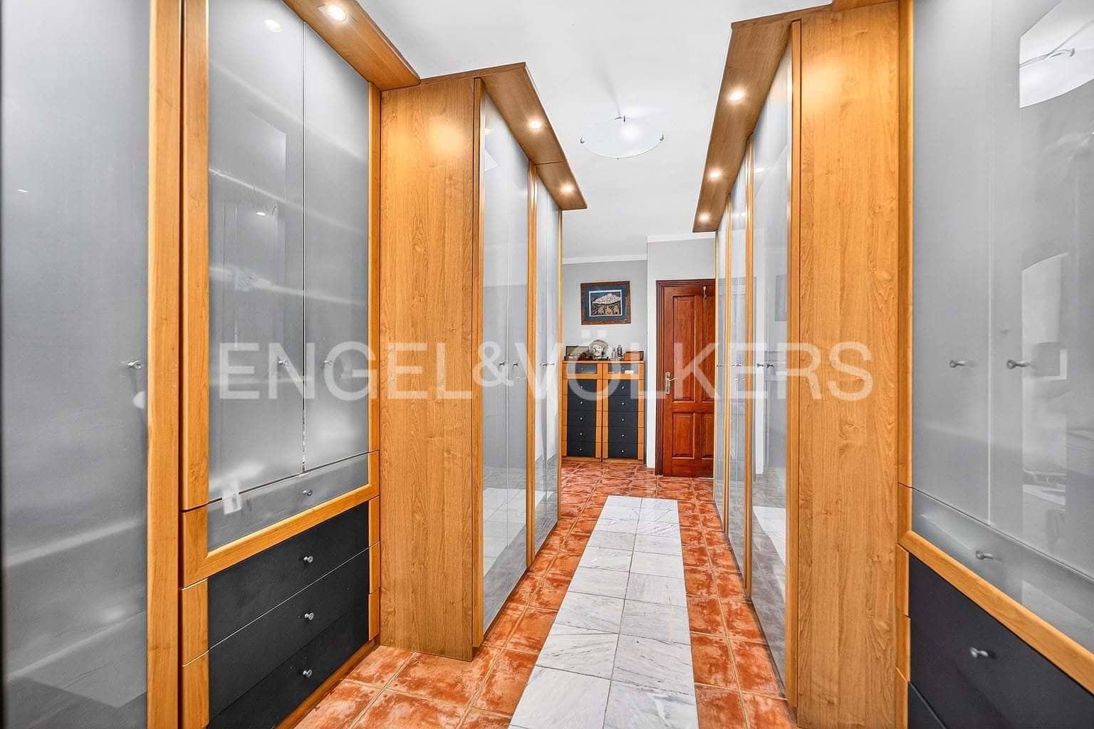 6 bedroom Villa for sale in Chayofa - € 998,000 (Ref: 9769947)