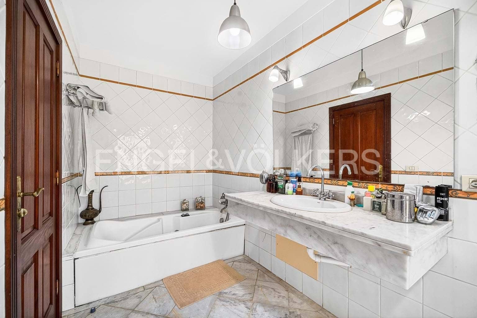 6 bedroom Villa for sale in Chayofa - € 998,000 (Ref: 9769947)