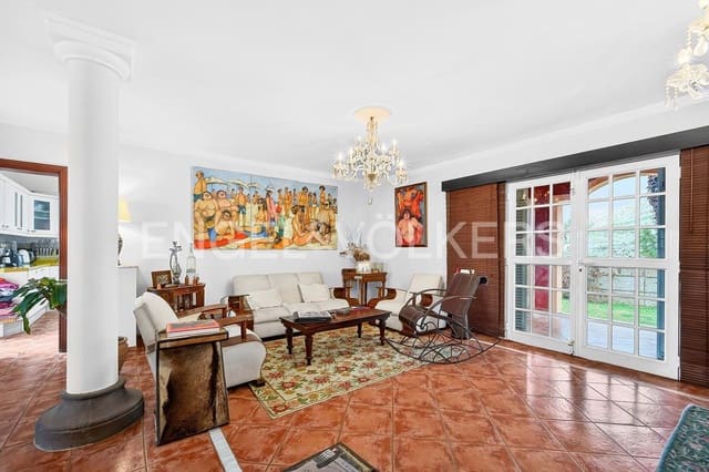 6 bedroom Villa for sale in Chayofa, Arona - € 998,000 (Ref: 9769947)