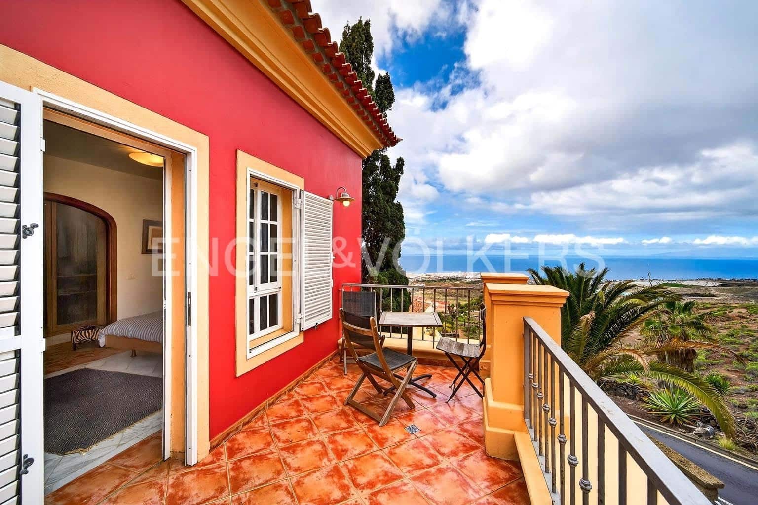 6 bedroom Villa for sale in Chayofa - € 998,000 (Ref: 9769947)