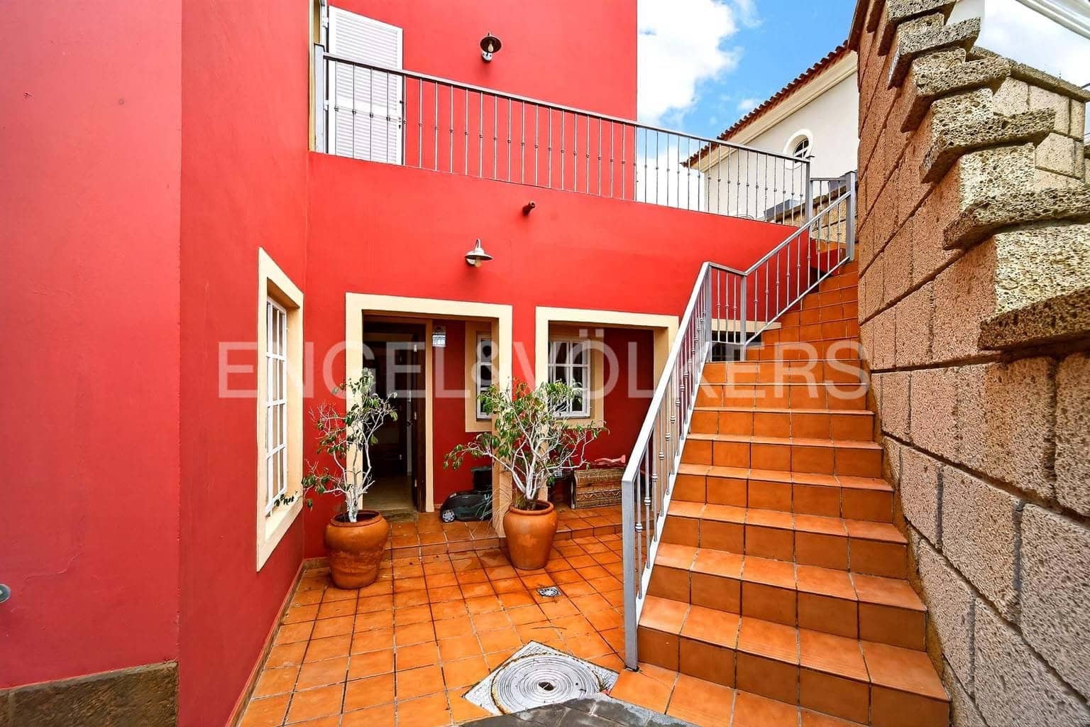 6 bedroom Villa for sale in Chayofa - € 998,000 (Ref: 9769947)