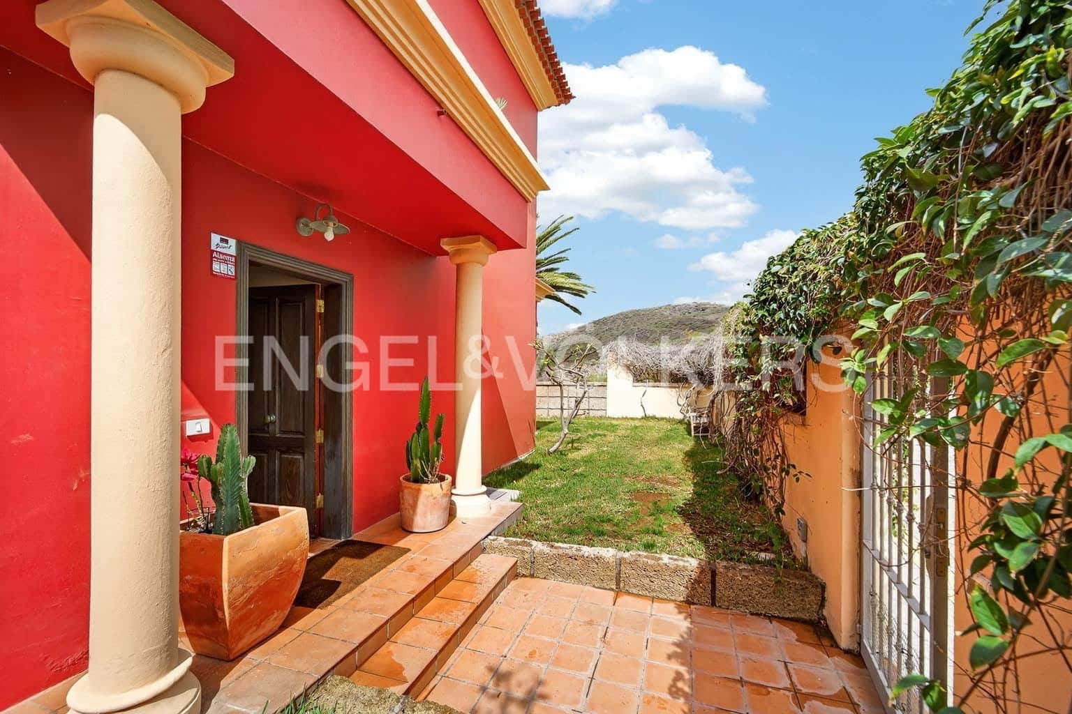 6 bedroom Villa for sale in Chayofa - € 998,000 (Ref: 9769947)