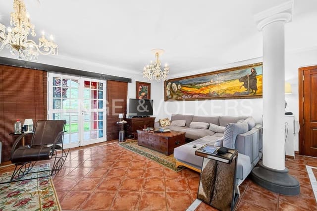 6 bedroom Villa for sale in Chayofa, Arona - € 998,000 (Ref: 9769947)