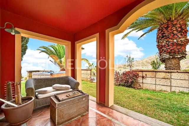 6 bedroom Villa for sale in Chayofa, Arona - € 998,000 (Ref: 9769947)