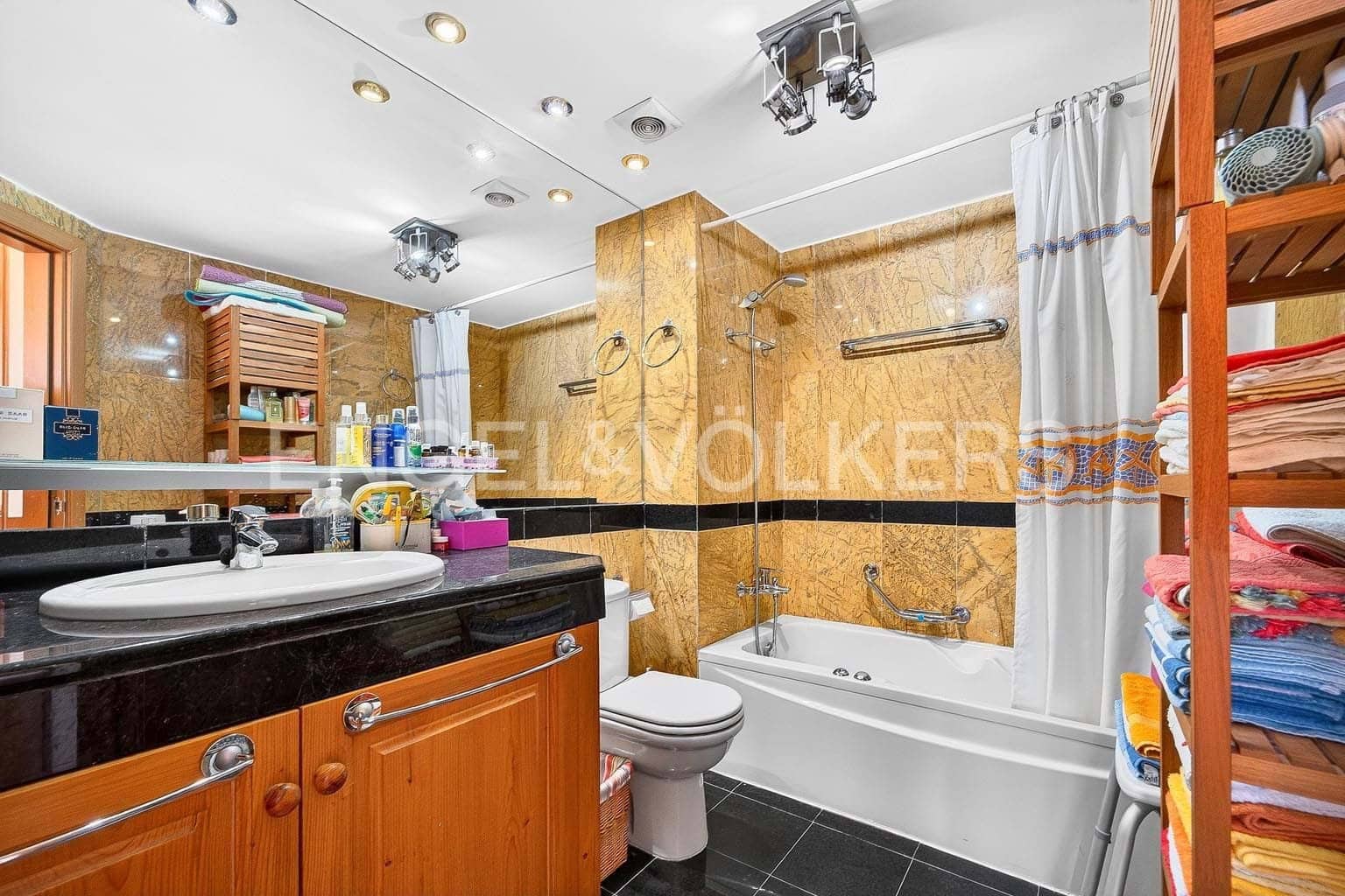 3 bedroom Apartment for sale in La Caleta with pool garage - € 780,000 (Ref: 9769948)